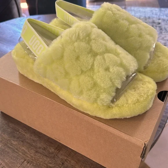 Fluff Ugg Yeah Slide Poppy - Picture 2 of 5